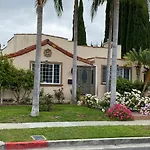 2 Bedroom Home In Beverly Hills With Jacuzzi