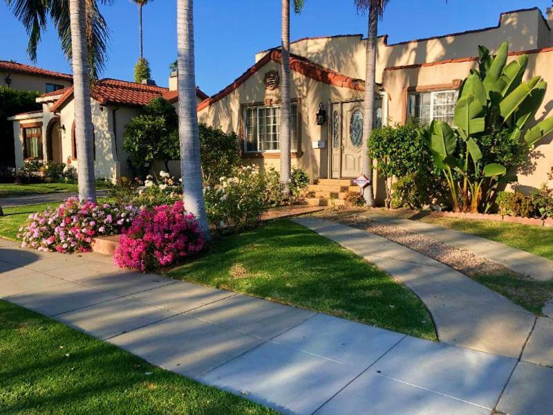 2 Bedroom In Beverly Hills With Jacuzzi *